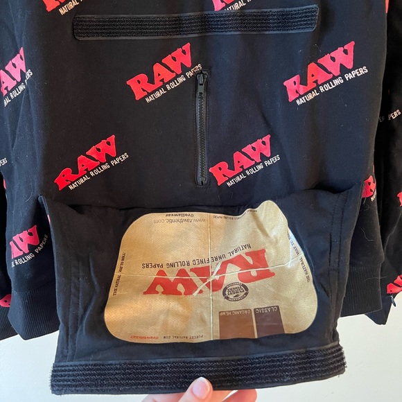 raw rolling papers quarter zip - Picture 4 of 7